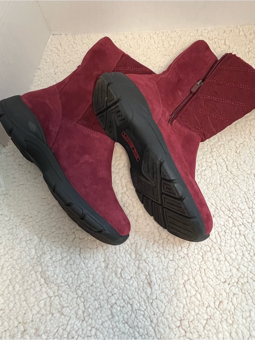 Lands’ End Winter Zip Mid Boots Burgundy Womens US 7D Quilted Suede Fur-Lined